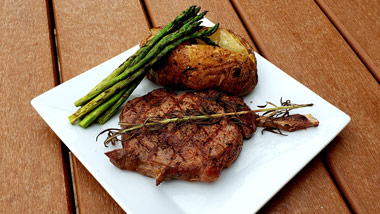 ribeye with potato and asparagus