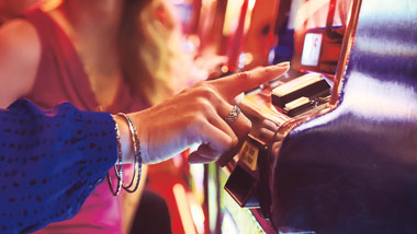 group winning at slots